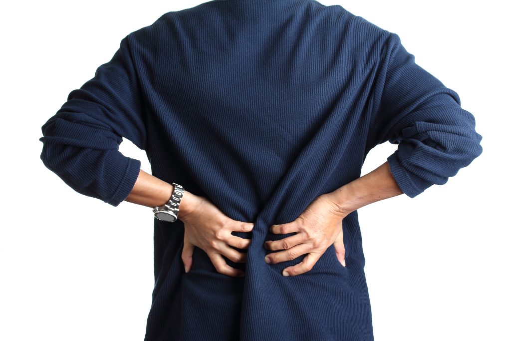 man with kidney cancer experiencing back pain